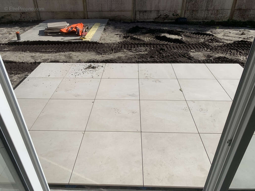 Maison à SAINT-JEAN-D'ILLAC