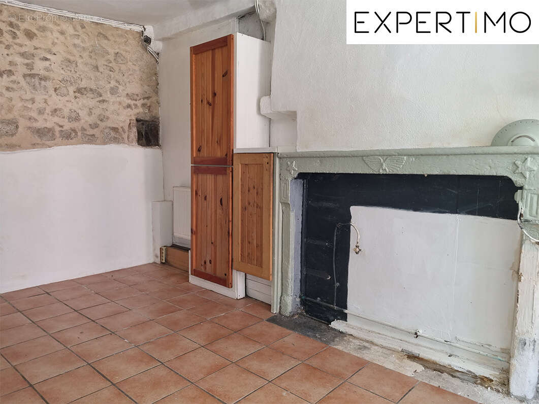 Maison atypique de 100 m2, avec petite cour. - photo 3