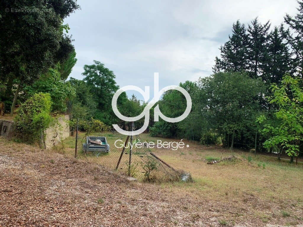 Terrain à LA BOISSIERE