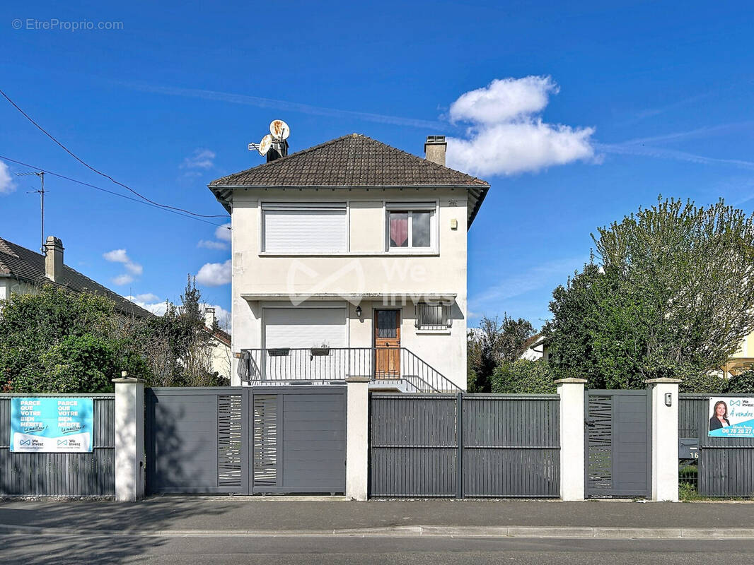 Maison à ROISSY-EN-BRIE