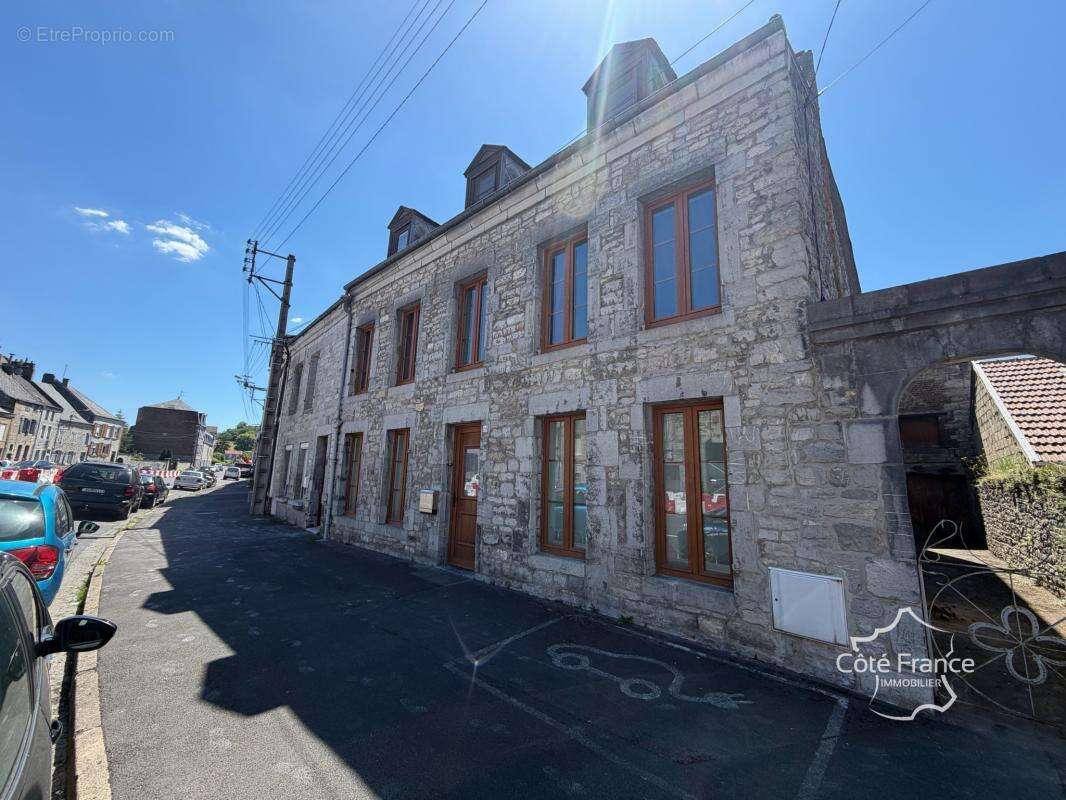 Magnifique maison en pierre de taille   Charme atypique et b - photo 3