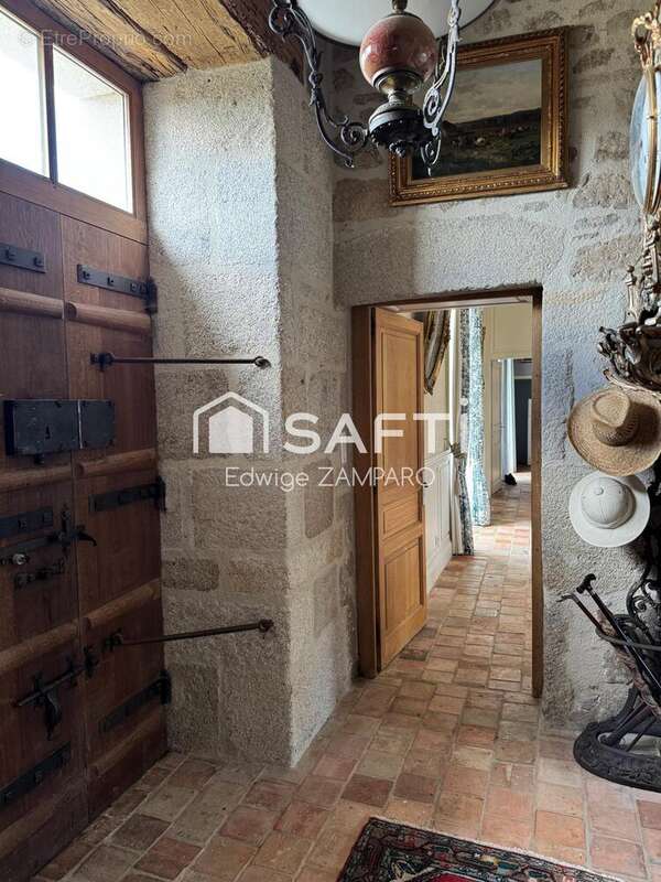 Maison 304 m² à La Chapelle-Montbrandeix  - photo 7