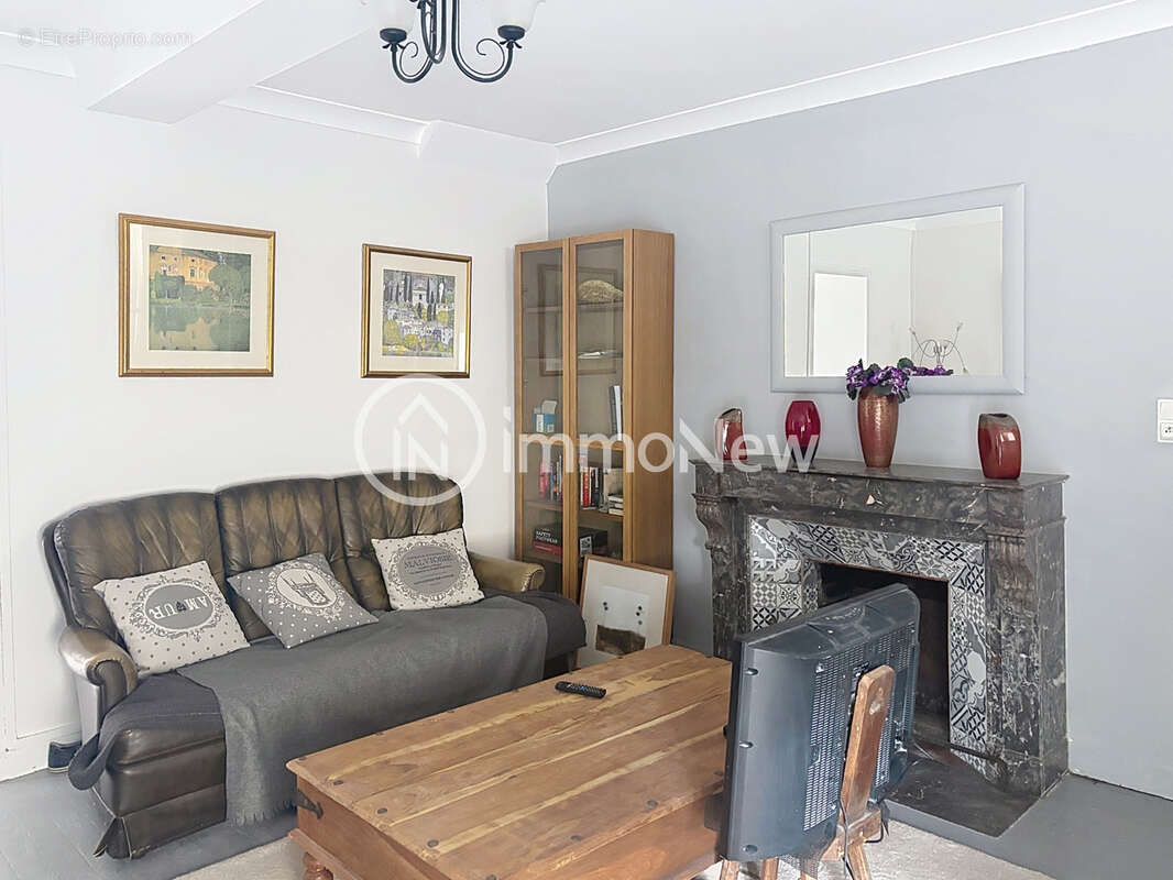 Belle maison de ville 70 m2 sur terrain 495 m2 dans centre ville a 200 metres des commerces - photo 2