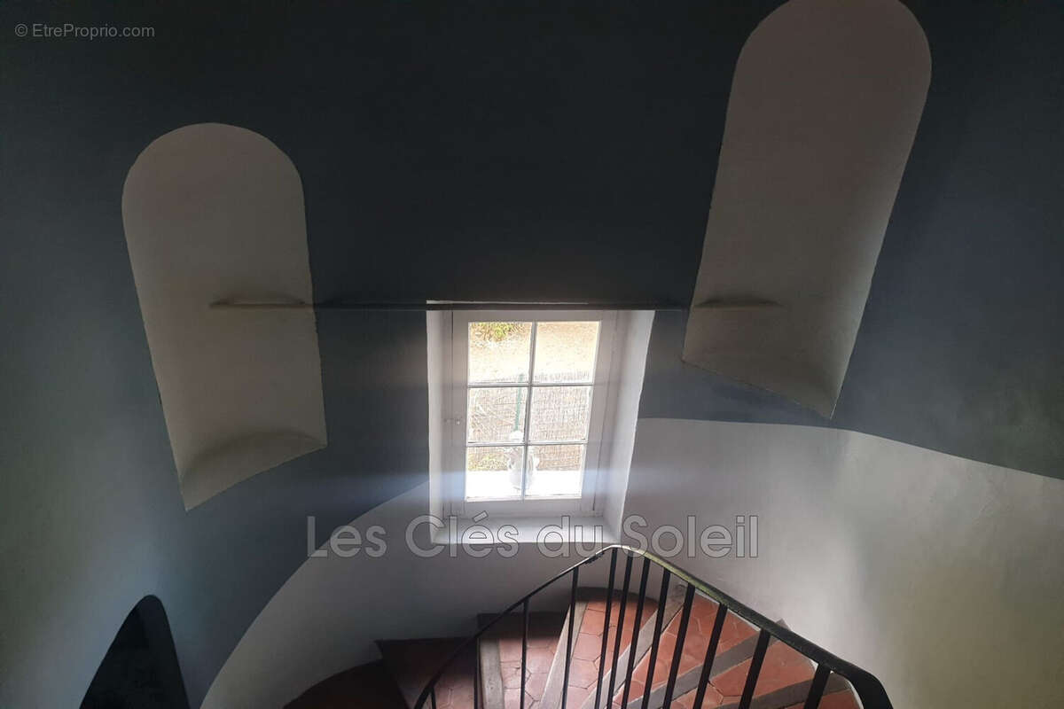Maison 173 m² à Tourves  - photo 7