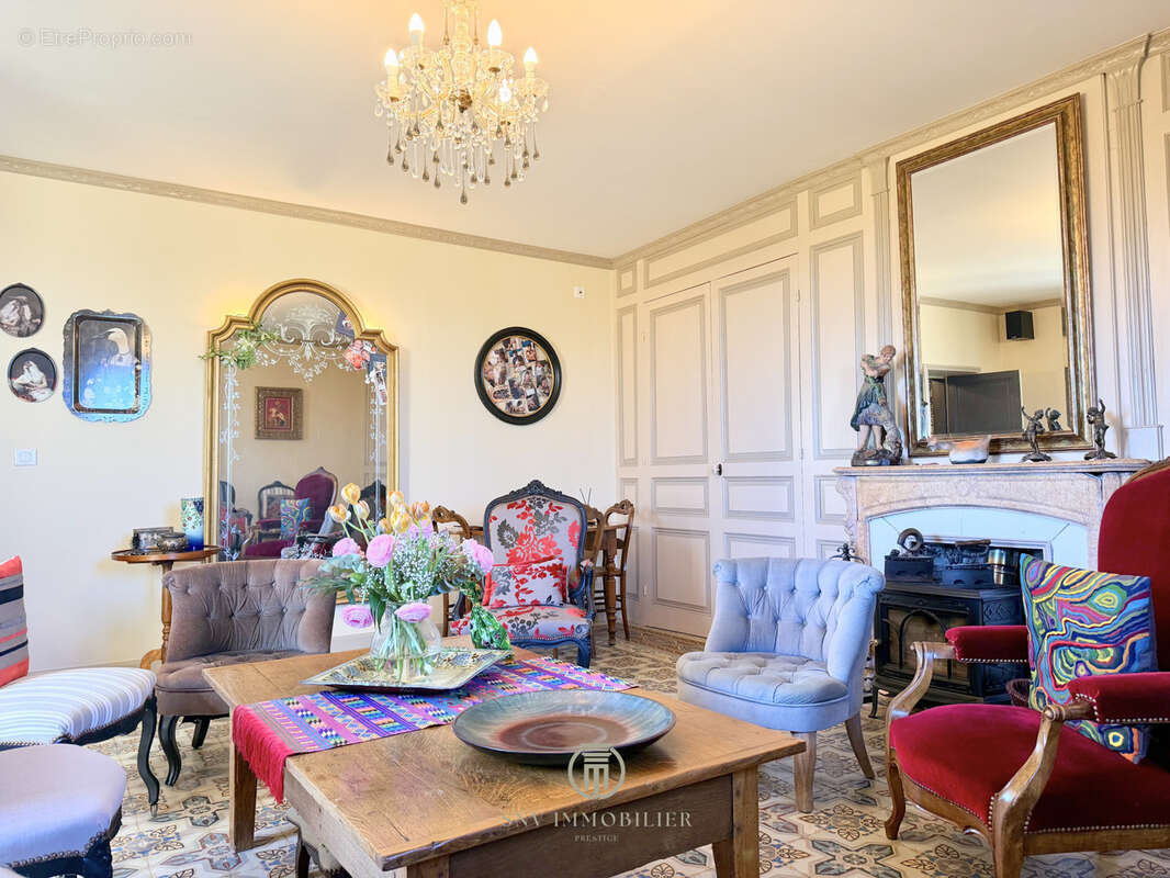 Maison à SAINT-JEAN-SAINT-MAURICE-SUR-LOIRE