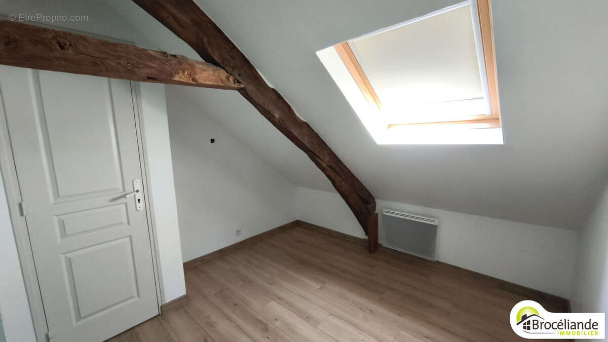Maison de bourg en plein centre - photo 6