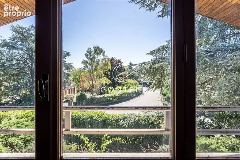 Saint-Cyr-au-Mont-d’Or – Maison de 229 m² à rénover, au calme et à proximité directe des commodités - photo 7