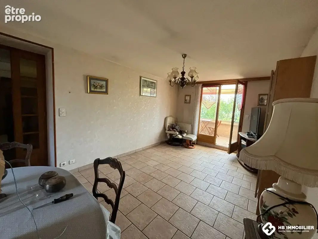 Maison avec vue campagne, grand potentiel et dépendances  sise à La Pacaudière - photo 3