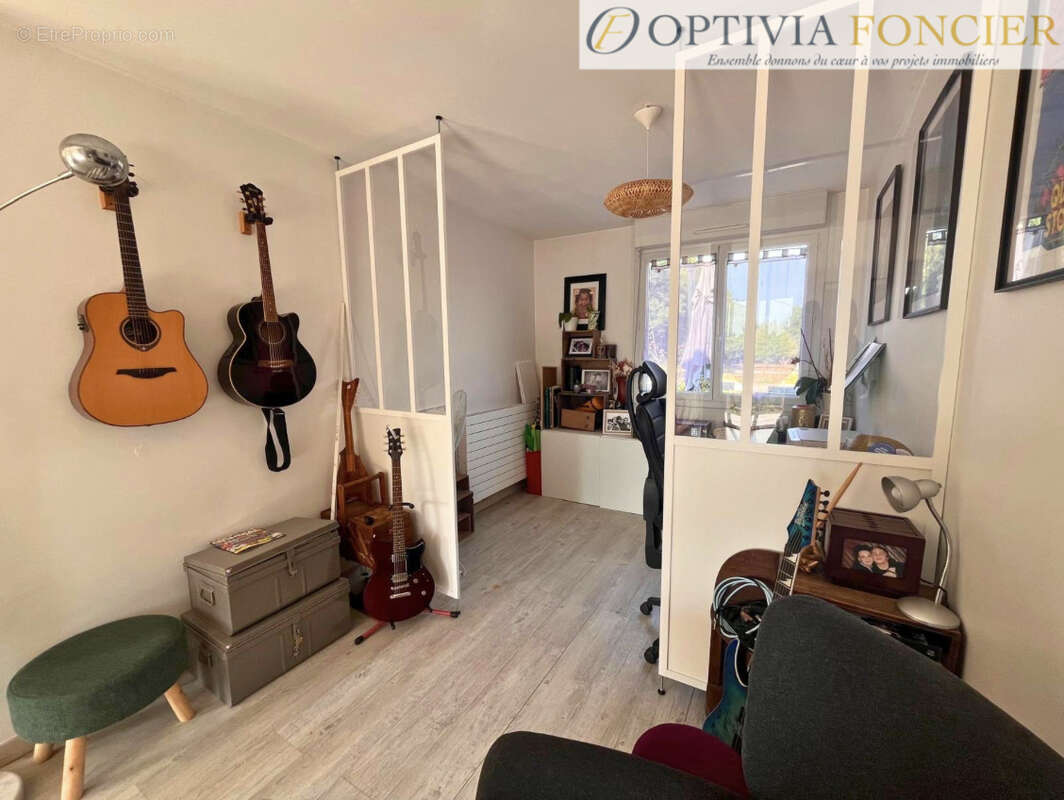 Propriété T7 1421 m2 avec sous-sol complet (100 m2) et 4 200 m2 de terrain - photo 4