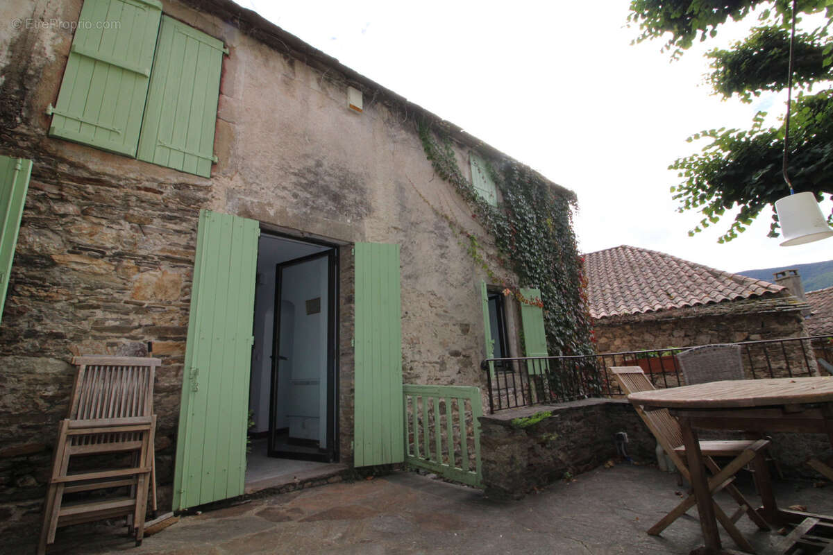 Maison à COLOMBIERES-SUR-ORB