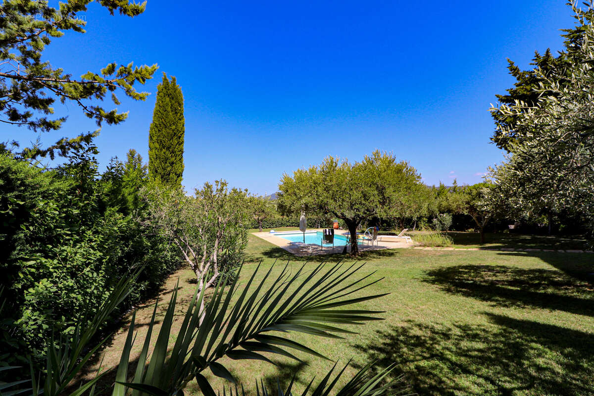 Villa 5 chambres sur terrain 2000m2 avec piscine à 2 pas du village de flayosc - photo 31