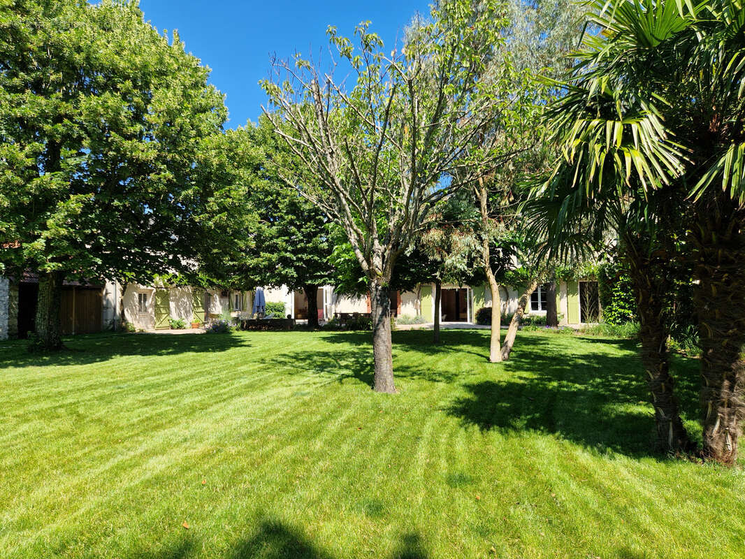 Maison à LA CHAPELLE-SAINT-MESMIN