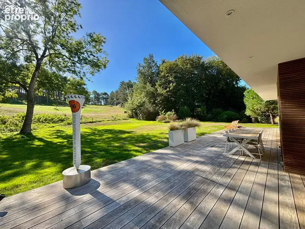 Villa d'architecte d'exception un cadre de vie privilégié au coeur du golf - photo 4