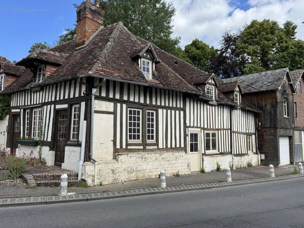 Maison 150 m² à Saint-Julien-Le-Faucon  - photo 2