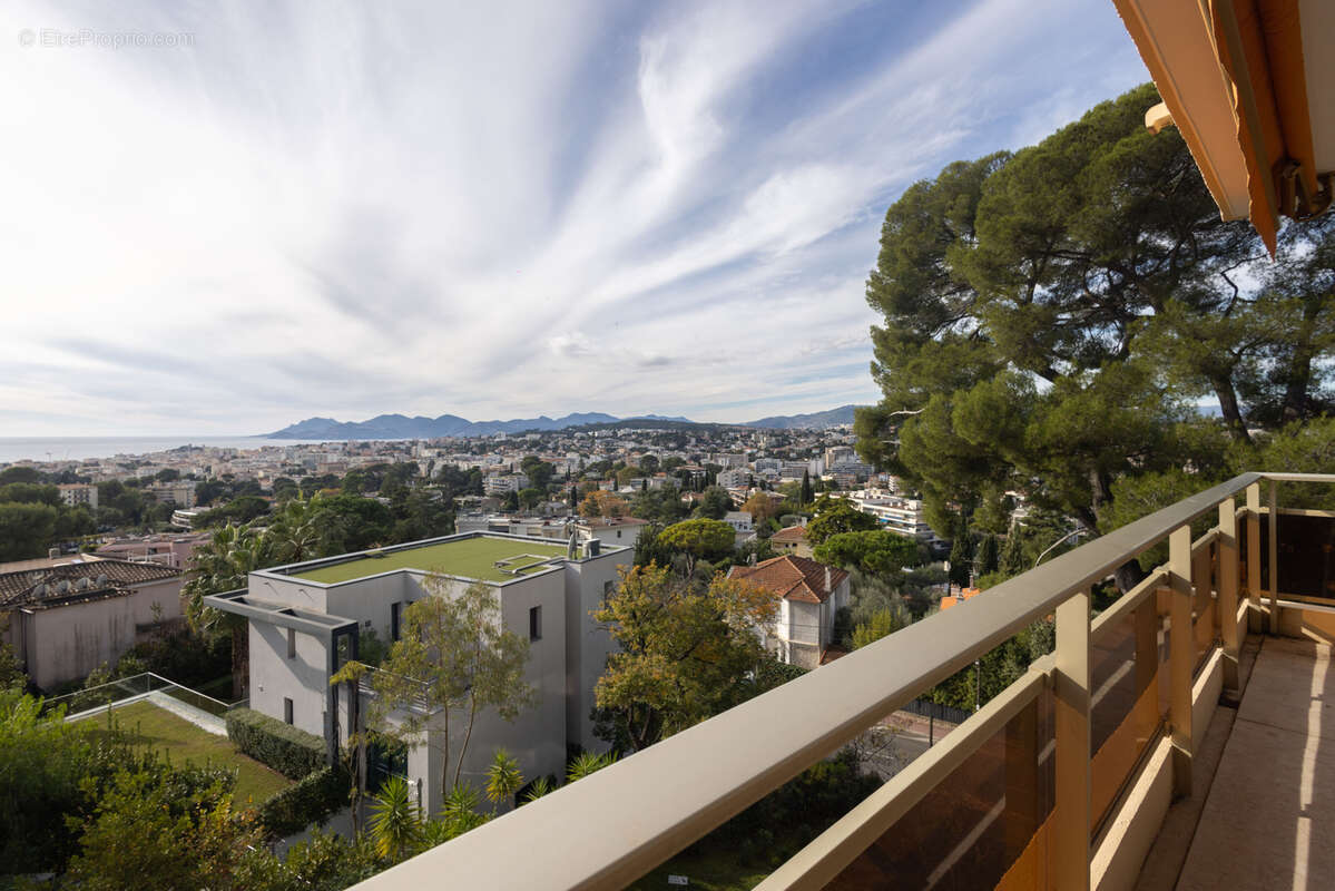 Appartement à LE CANNET