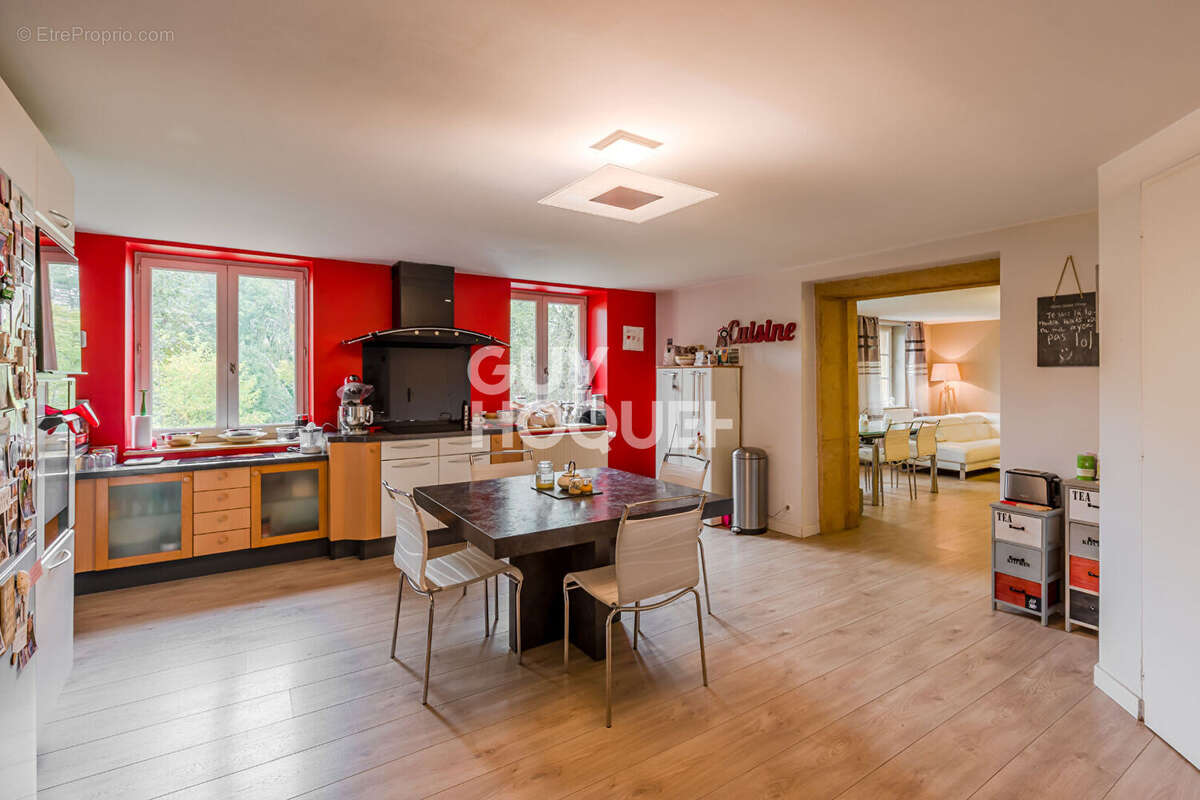 Appartement à POUILLY-LE-MONIAL