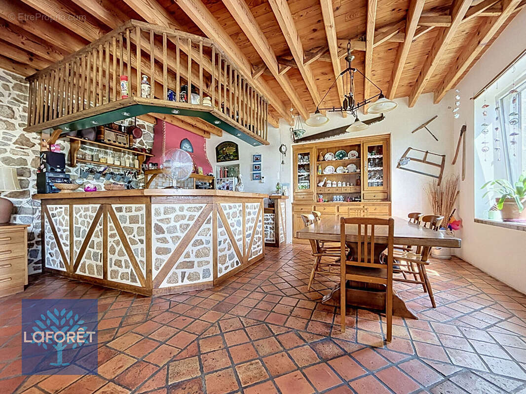 Maison à LA CHAPELLE-JANSON