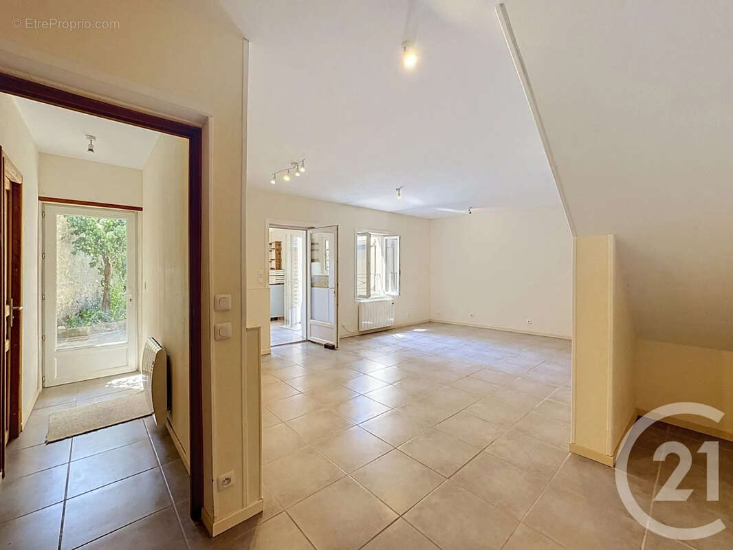 Maison 100 m² à Thomery  - photo 2