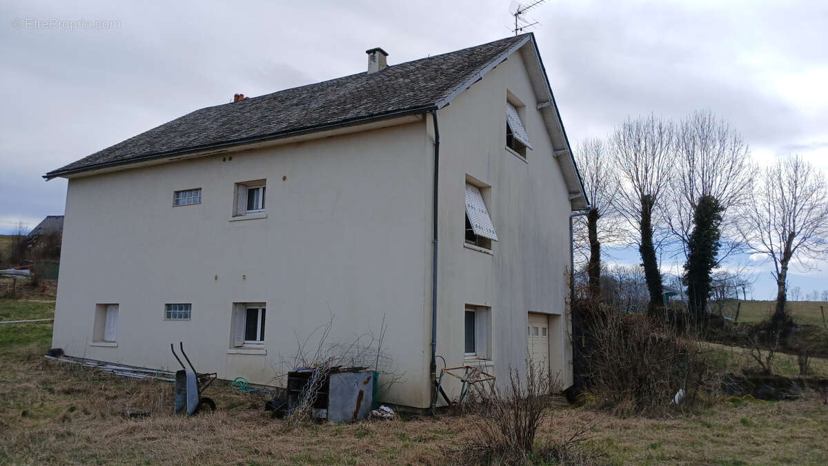 Maison à ANGLARDS-DE-SALERS