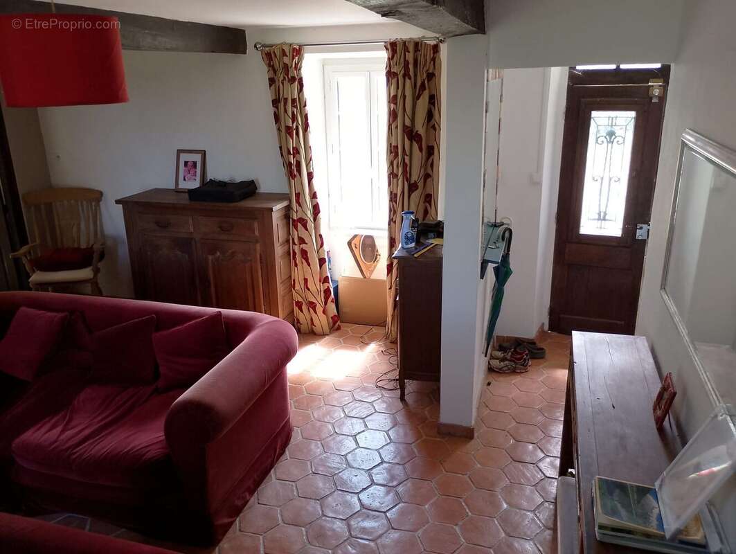 Cosy Lounge with French Doors and Character Features Near Tournay - Maison à TOURNAY