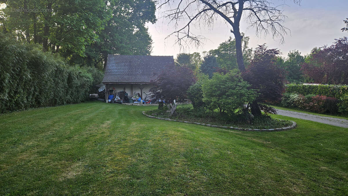 Terrain à COUTEVROULT