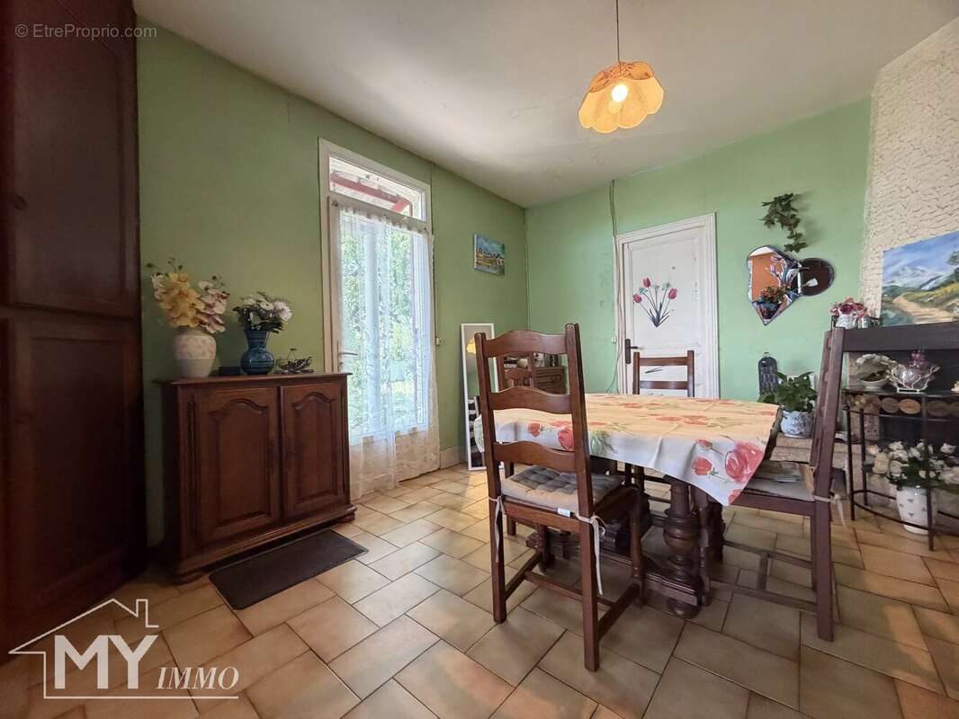 Maison à SAINT-LAURENT-DES-VIGNES