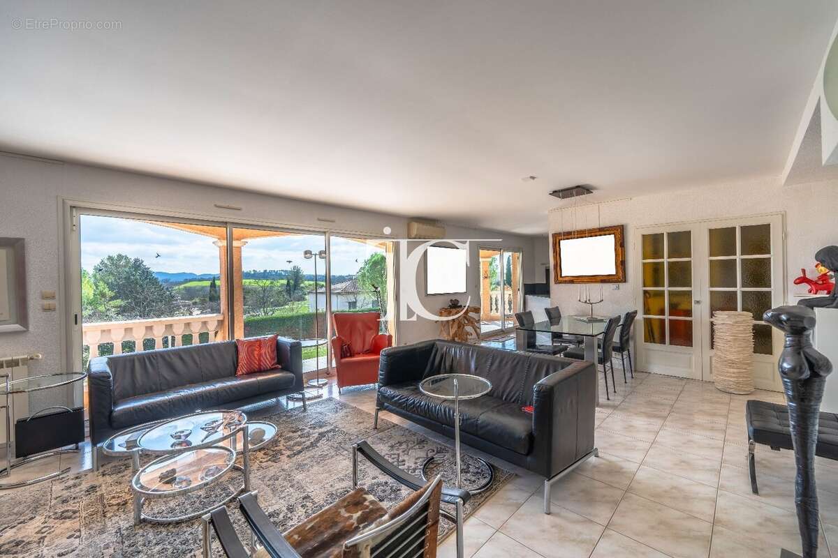 Maison à SAINT-JULIEN-DE-CASSAGNAS