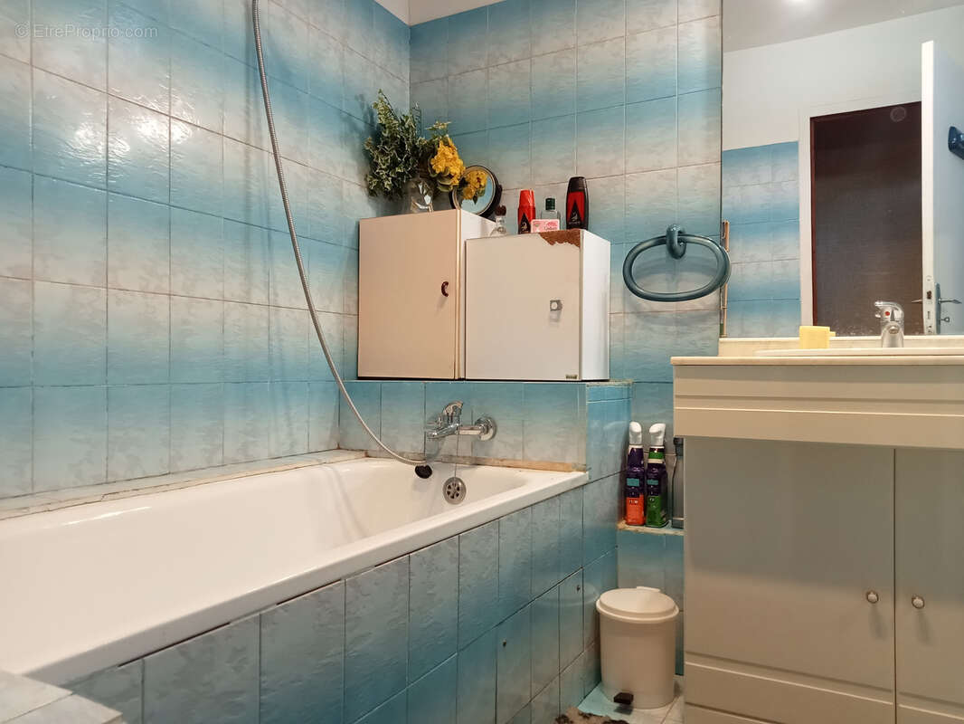 Maison à SAINT-LAURENT-DU-PAPE