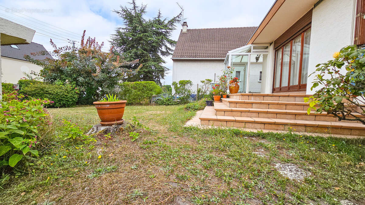 Maison à SARTROUVILLE