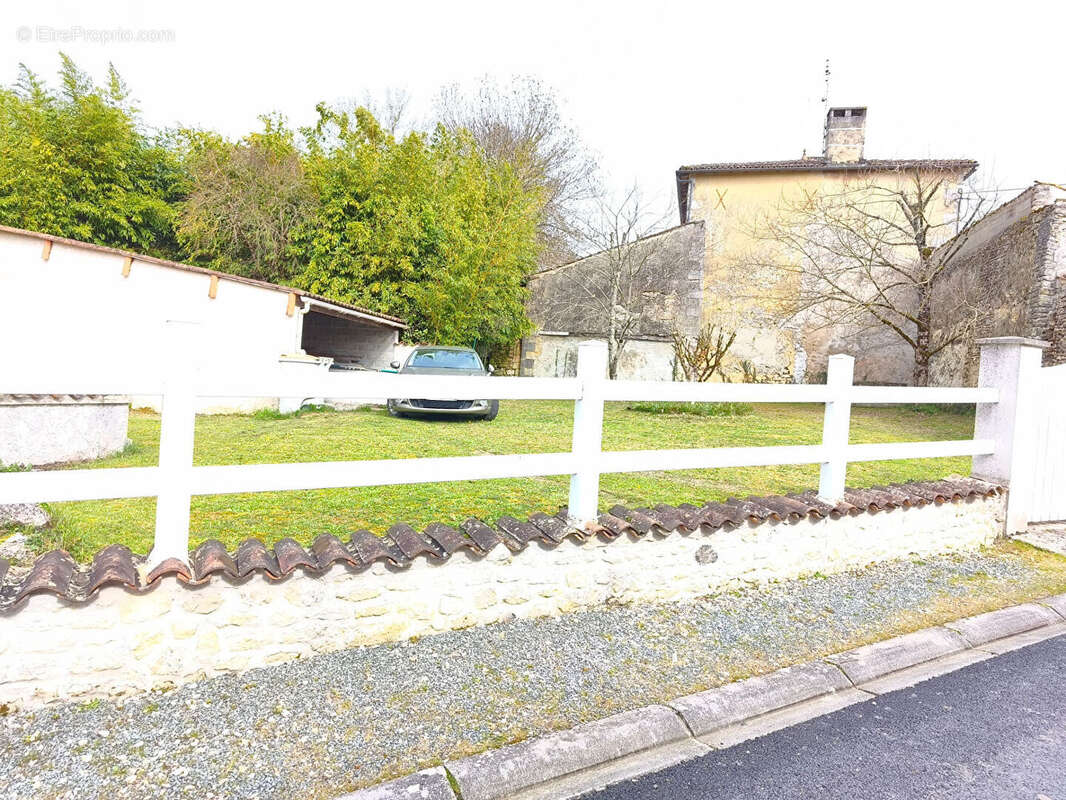Maison à DOMPIERRE-SUR-CHARENTE