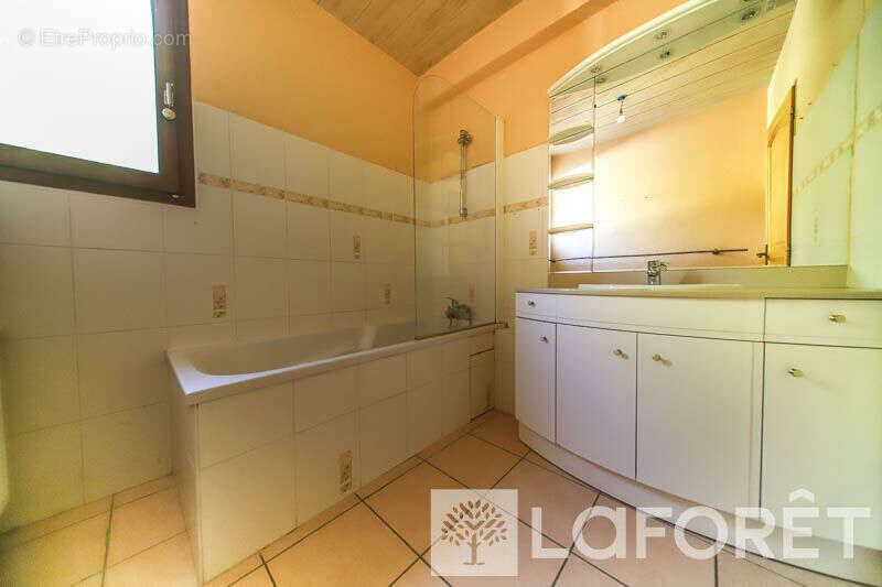 Appartement à PRUNIERES