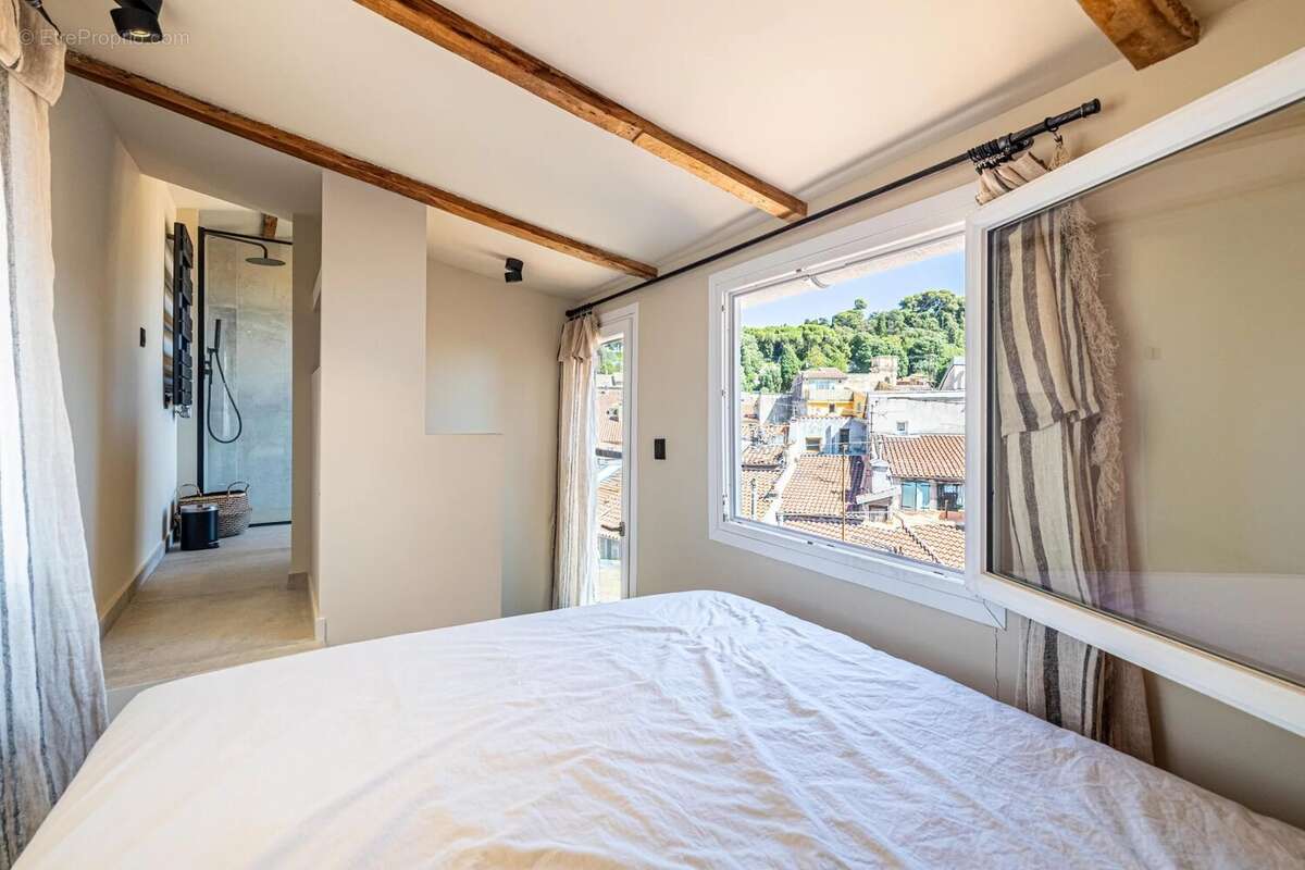 Nice - Vieux Nice - Superbe 3 pièces en duplex - Vue mer et colline du château - photo 11
