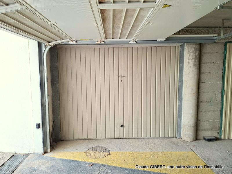 Parking à BALARUC-LES-BAINS