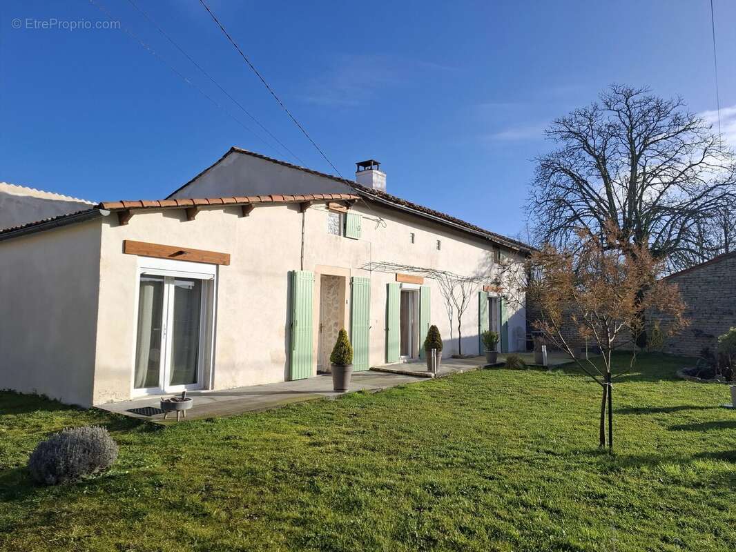Maison à PAIZAY-LE-CHAPT