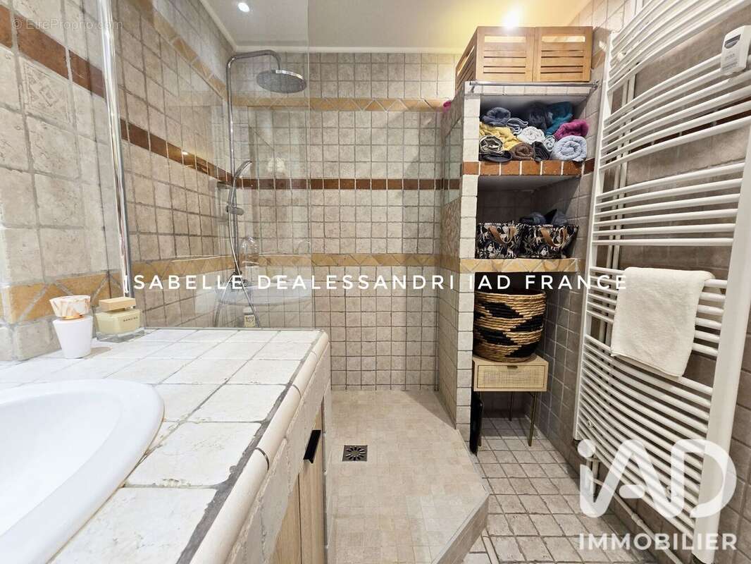 Appartement 76 m² à Six-Fours-Les-Plages  - photo 7