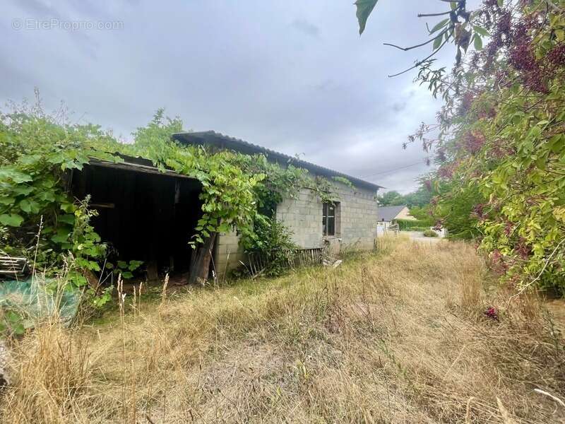 Terrain à LA GUERCHE-SUR-L&#039;AUBOIS