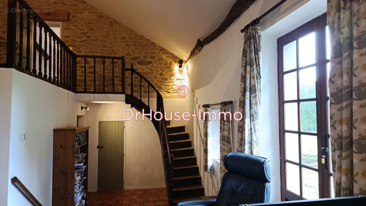 Maison à SAINT-SAUD-LACOUSSIERE