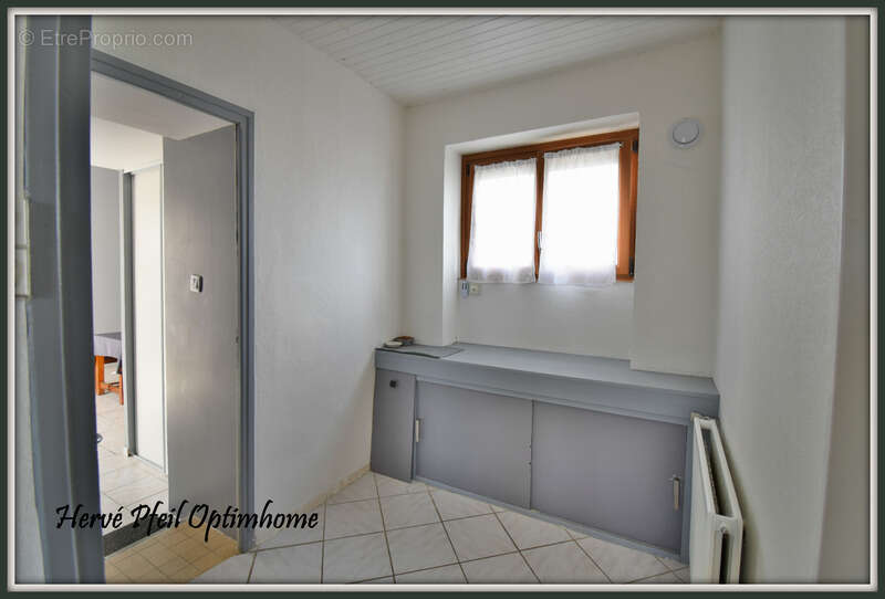 Une maison familiale avec cachet et prestations rénovées-5 pièces ; 135m² sur 1000m² de terrain - photo 17