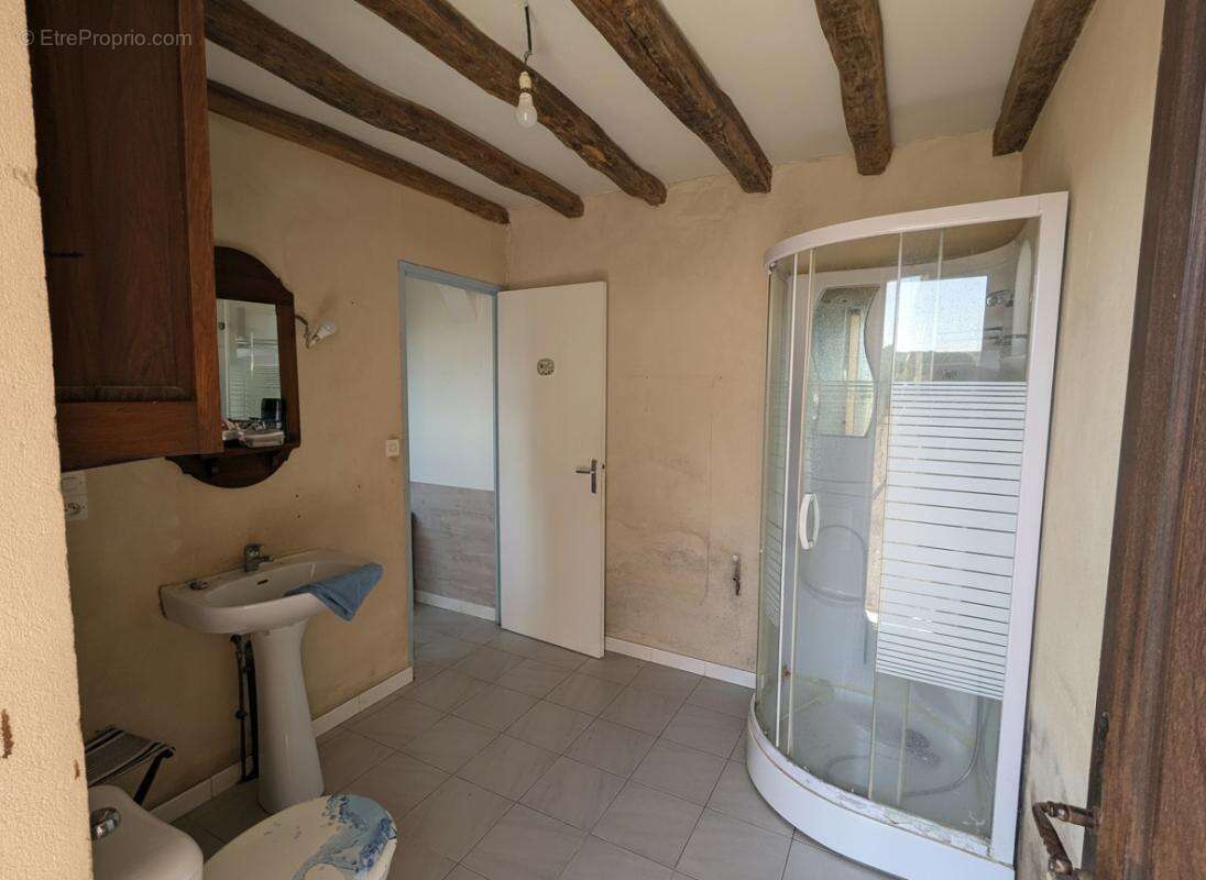 28240-Longère à rénover d'environ 250m2 avec maison indépendante de 50m2 - photo 13