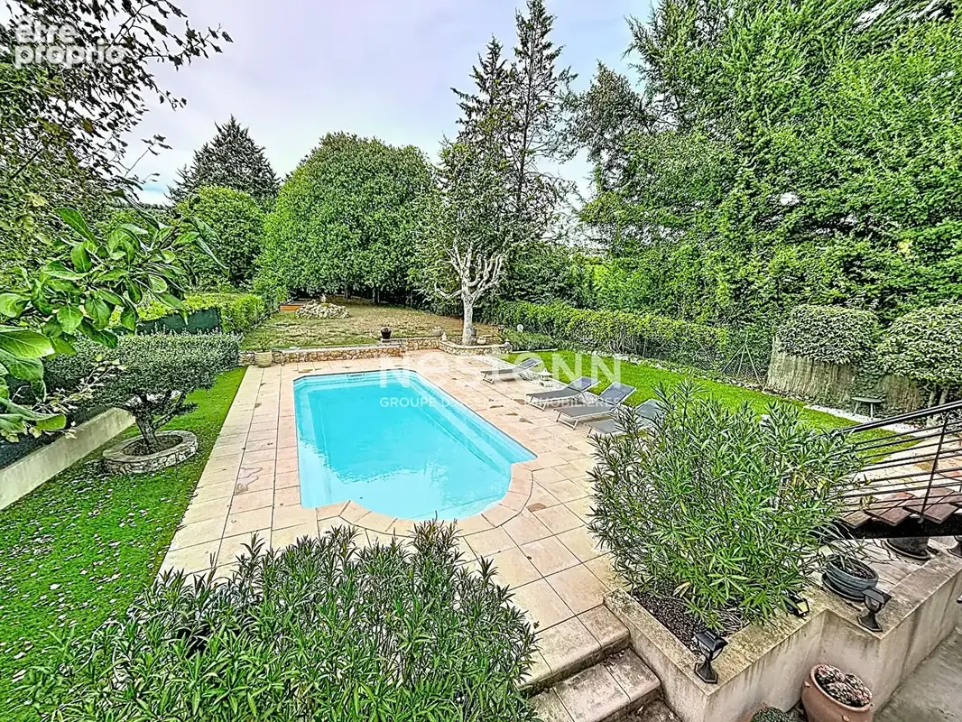 LE THOLONET - Maison de 189 m2 avec T3 indépendant et piscine. - photo 12