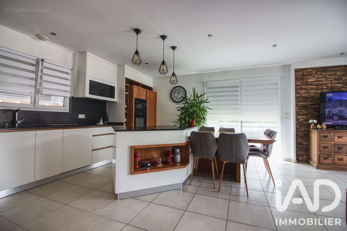 Maison 90 m² à Saint-Pierre-D'aurillac  - photo 5