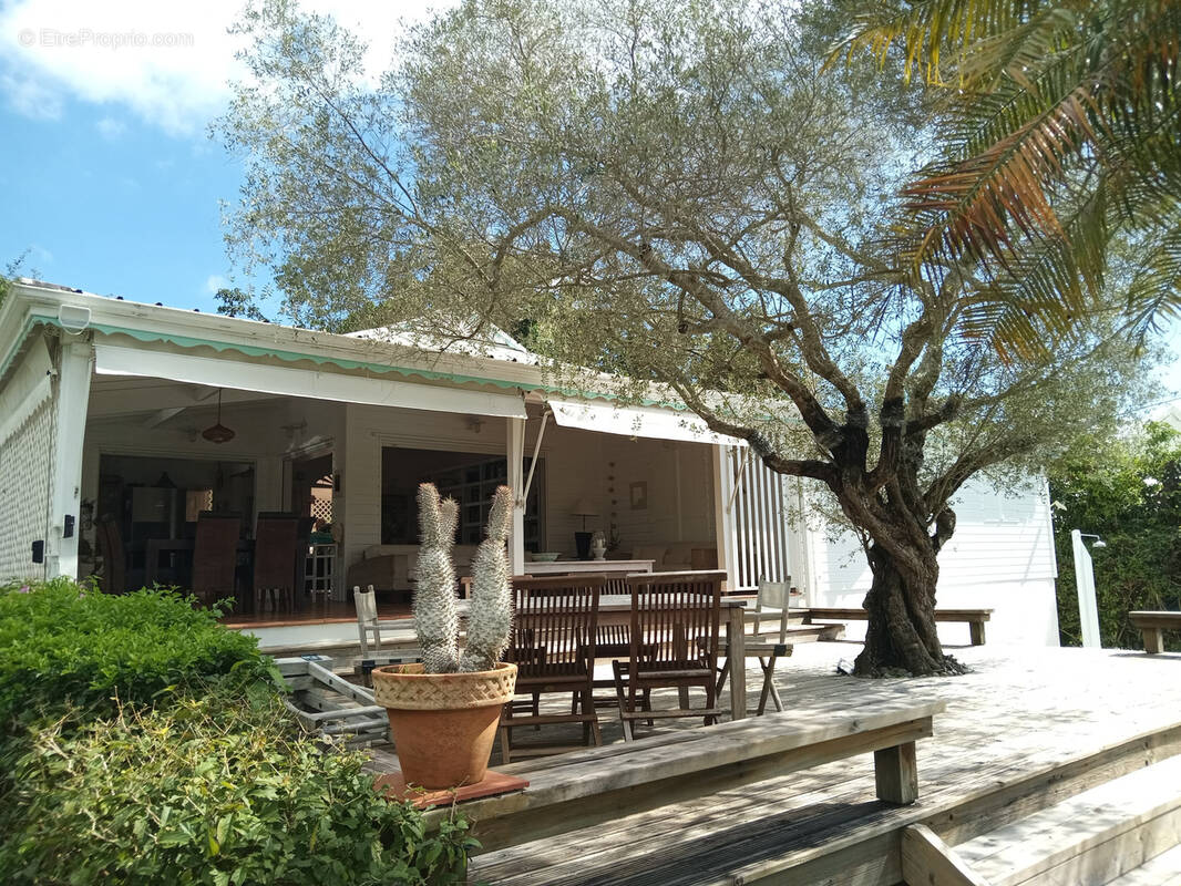 Maison à PETIT-BOURG