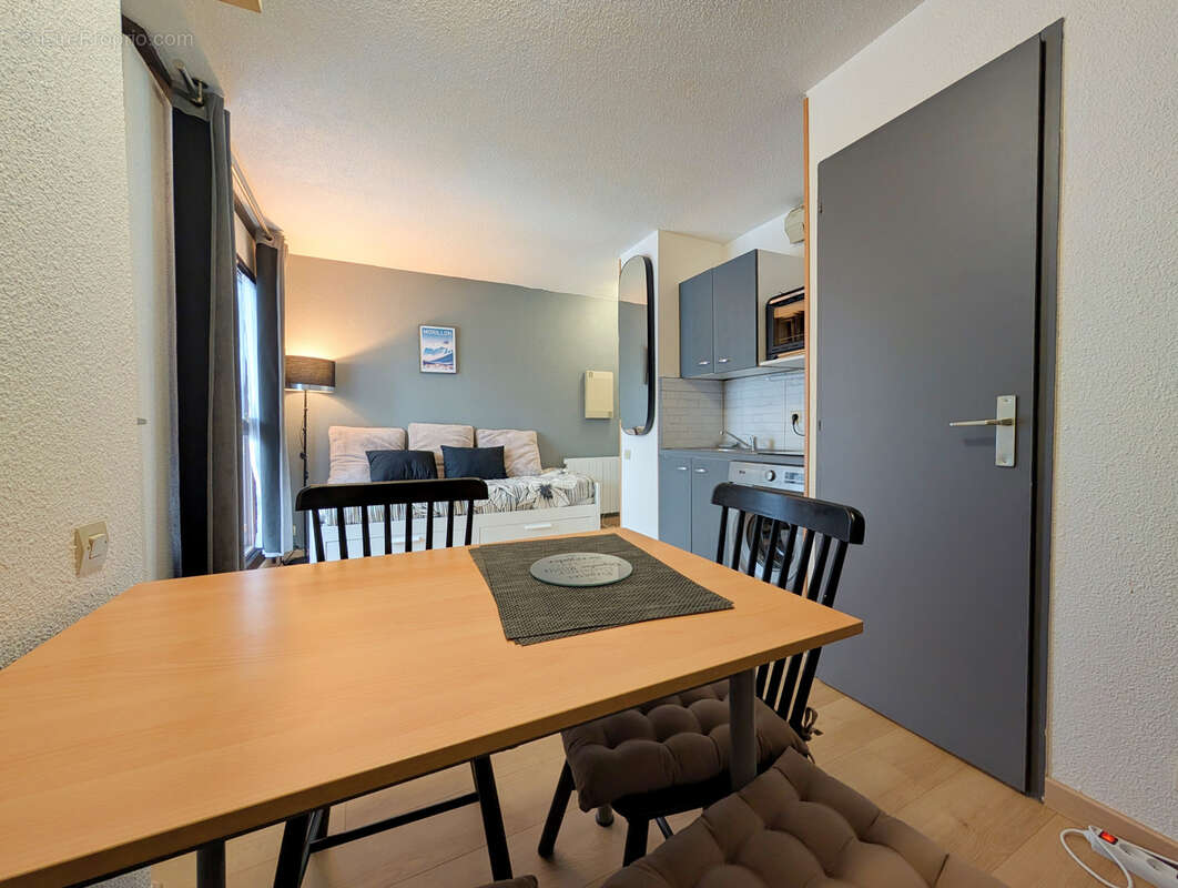 Appartement à MORILLON