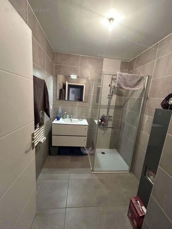 Appartement à CHARBONNIERES-LES-BAINS