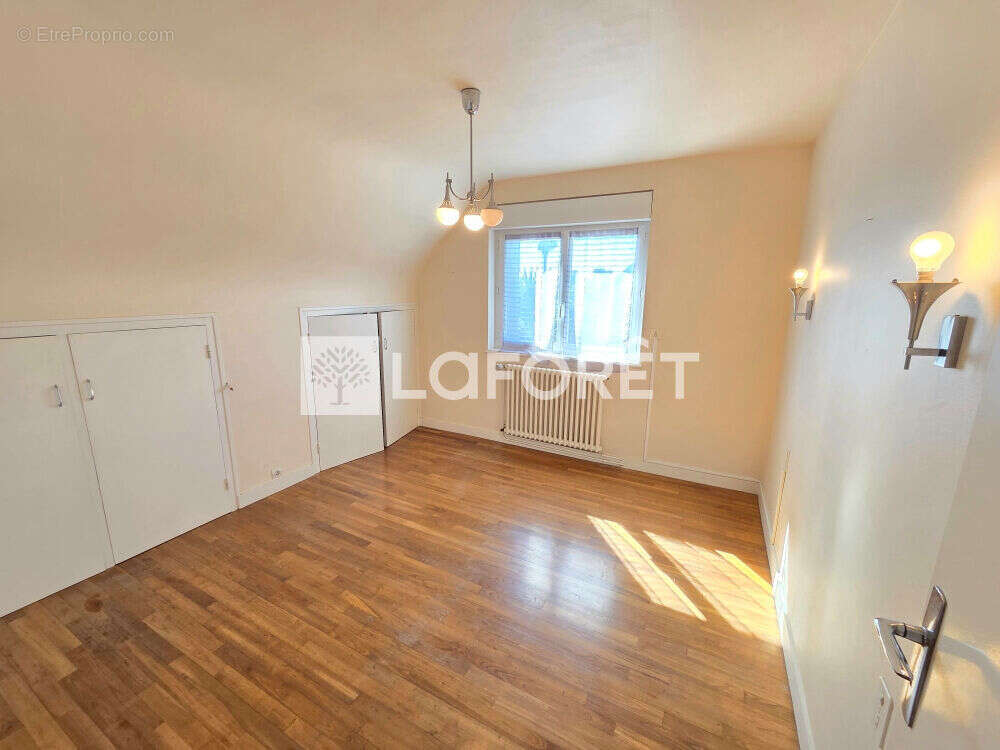 Maison Ploneour Lanvern 5 pièce(s) 116.24 m2 - photo 9