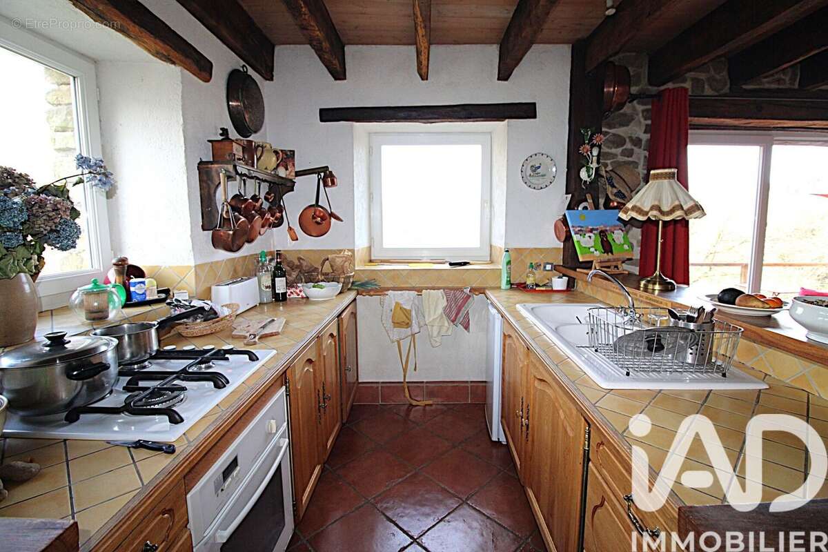 Maison 109 m² à Thauron  - photo 5