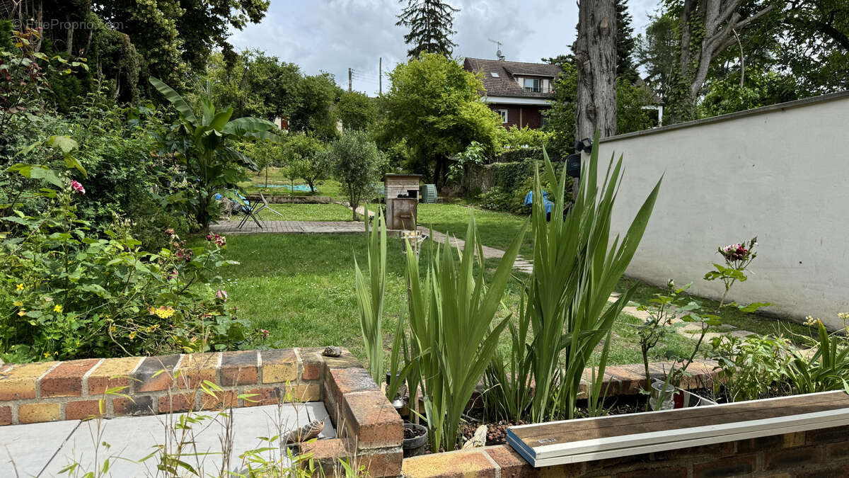 Maison à SAINT-PIERRE-DU-PERRAY