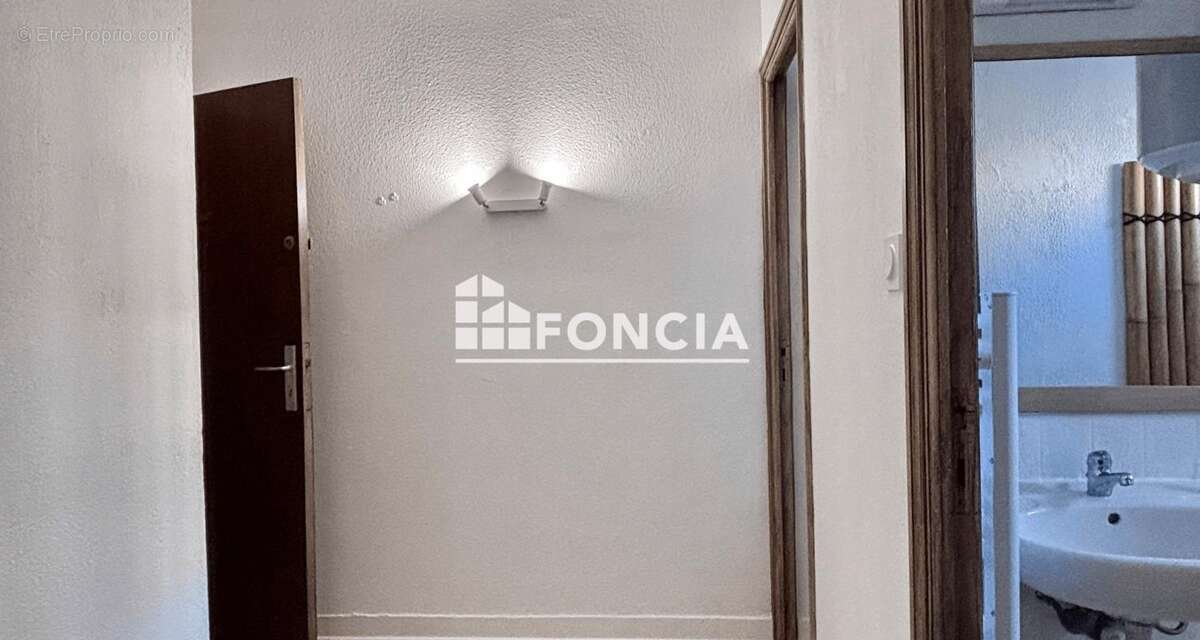 Appartement à LA LONDE-LES-MAURES
