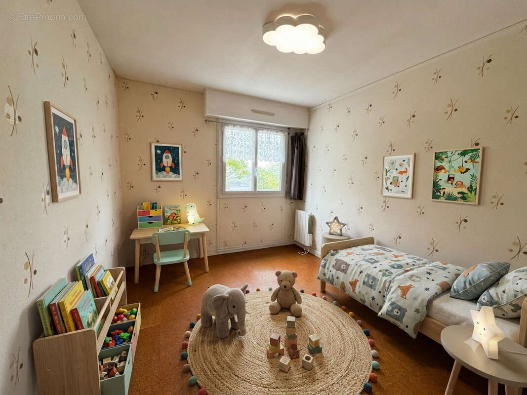 Appartement vannes 4 pièce(s) 68.52 m2 entre gare et centre ville garge + cave - photo 4