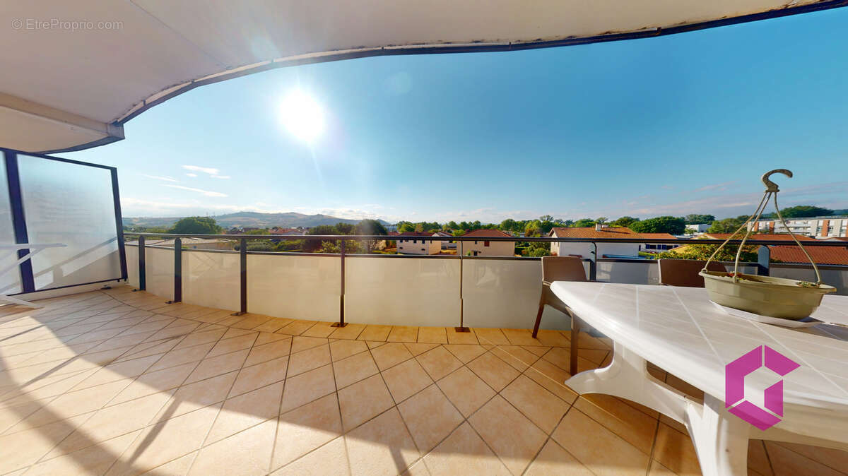 Issoire - appartement t4 avec terrasse 34 m2 avec garage et parking privatifs - photo 9
